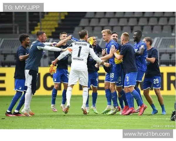 阿贾克斯与霍芬海姆激战正酣谁能在欧战中脱颖而出